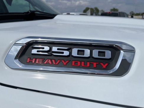 New 2026 RAM 2500 Laramie AWD/4WD image 11