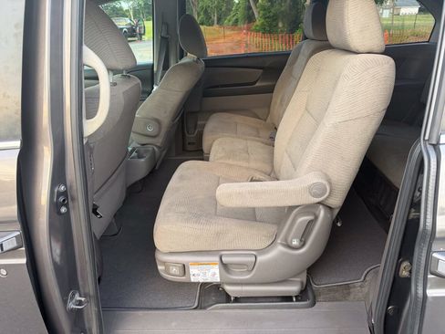 Used 2012 Honda Odyssey EX image 12