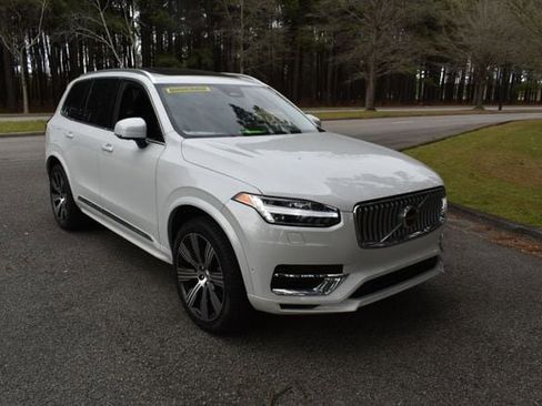 New 2024 Volvo XC90 T8 Plus w/ Protection Package Premier AWD/4WD image 2