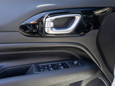 Used 2024 Jeep Compass Limited w/ High Altitude Package image 14