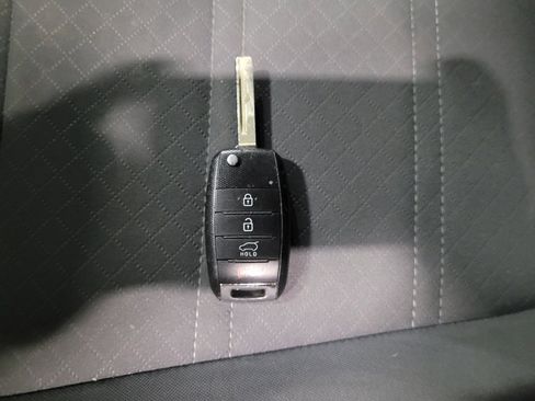 Used 2019 Kia Sorento S image 32