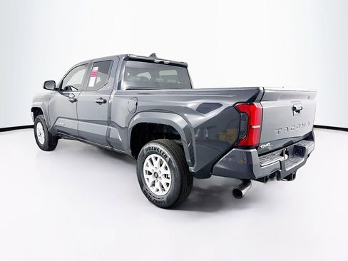 Used 2025 Toyota Tacoma SR5 image 7