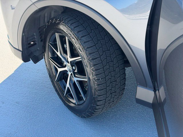 Used 2017 Toyota RAV4 SE w/ Advanced Technology Package AWD/4WD image 24