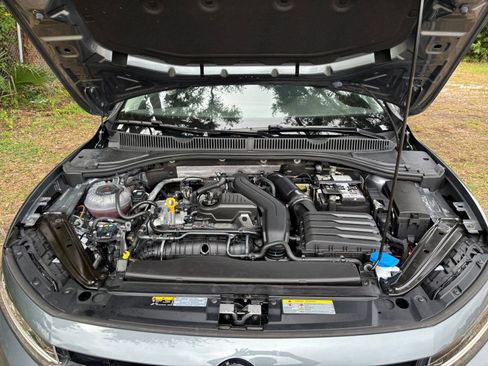 Used 2025 Volkswagen Jetta SE image 32