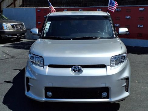 Used 2012 Scion xB FWD image 3