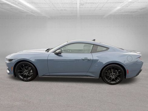 Used 2025 Ford Mustang Coupe RWD image 8