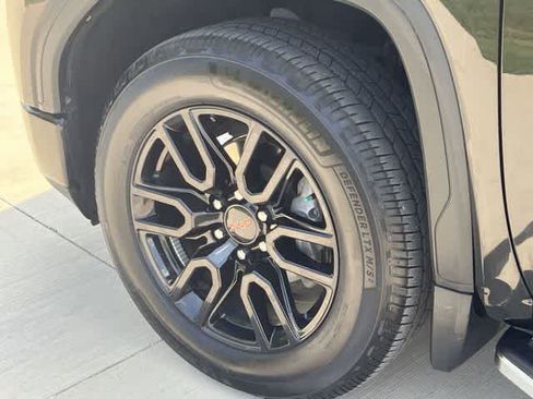 Used 2020 GMC Sierra 1500 Elevation w/ Elevation Value Package RWD image 9