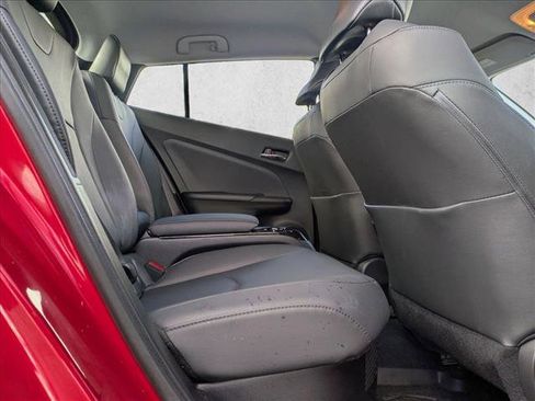 Used 2019 Toyota Prius Prime Premium image 19