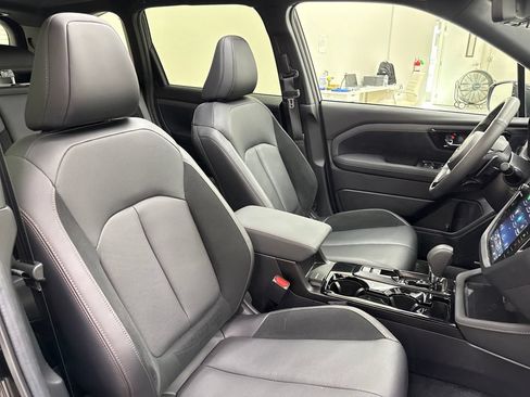 Used 2026 Subaru Forester Touring AWD/4WD image 25