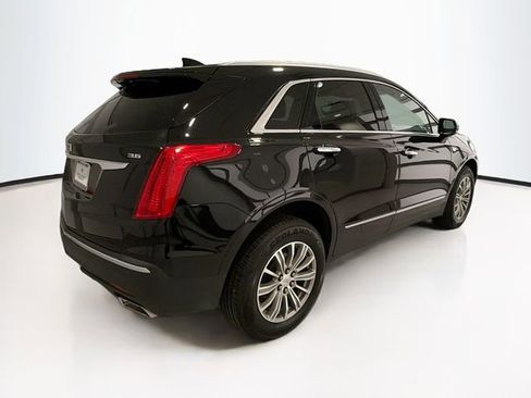 Used 2017 Cadillac XT5 Luxury w/ Driver Awareness Package FWD image 6