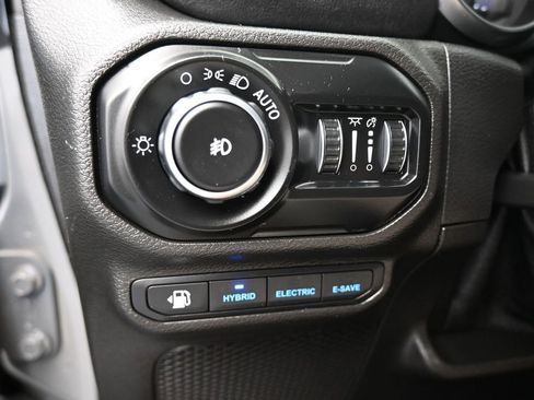 Used 2021 Jeep Wrangler Unlimited Sahara w/ Cold Weather Group image 27