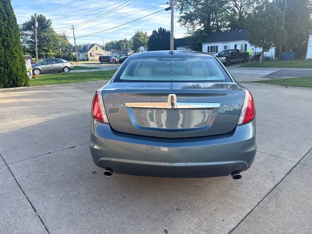 Used 2010 Lincoln MKS AWD image 7