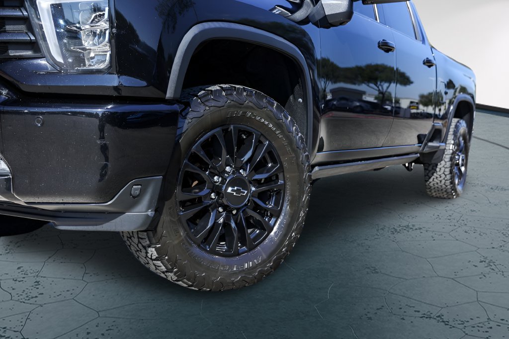 Used 2021 Chevrolet Silverado 2500 High Country w/ Z71 Off-Road Package AWD/4WD image 3