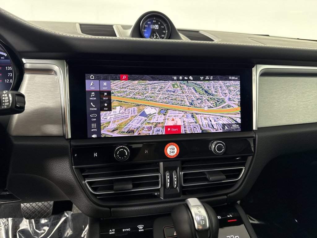 Certified 2026 Porsche Macan Turbo AWD/4WD image 26