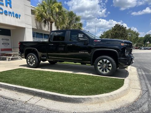 Used 2025 Chevrolet Silverado 2500 Custom w/ Z71 Off-Road Package AWD/4WD image 2