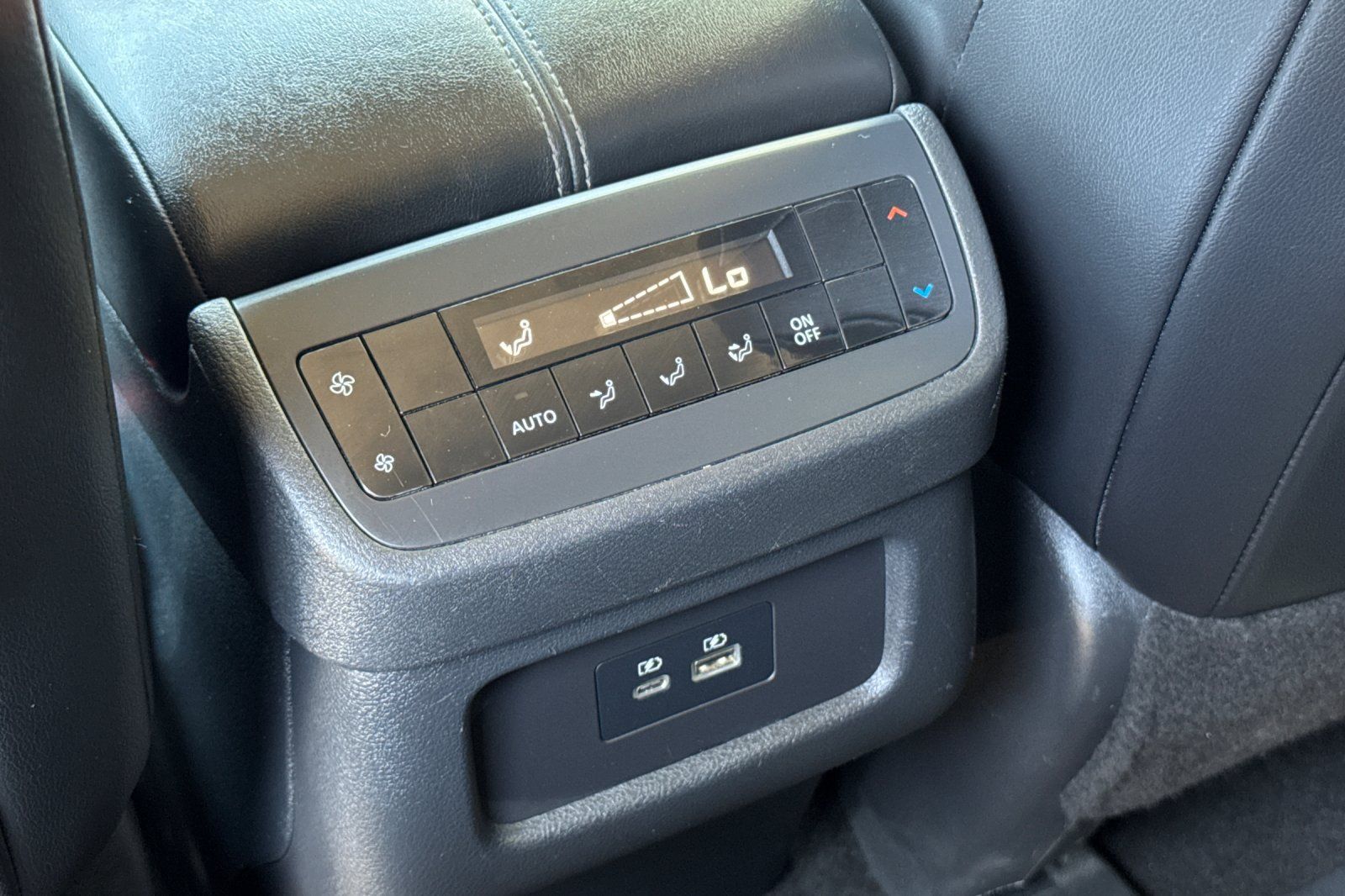 Used 2022 Nissan Pathfinder SL FWD image 15
