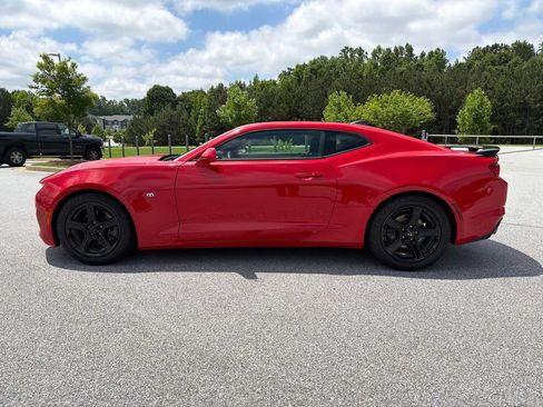Used 2022 Chevrolet Camaro LT RWD image 4