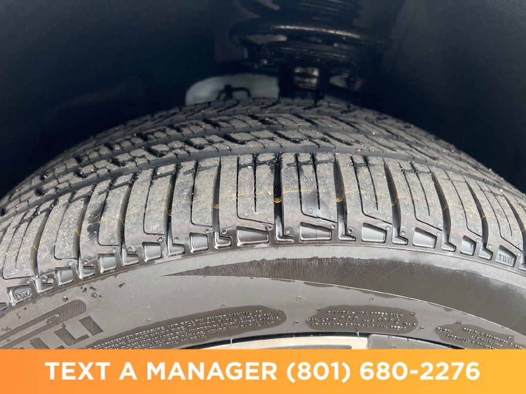 New 2026 Jeep Cherokee Overland w/ Trailer Tow Group AWD/4WD image 26