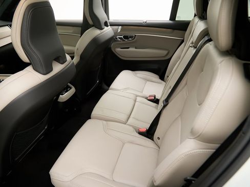 New 2026 Volvo XC90 B6 Ultra w/ Lounge Package image 19