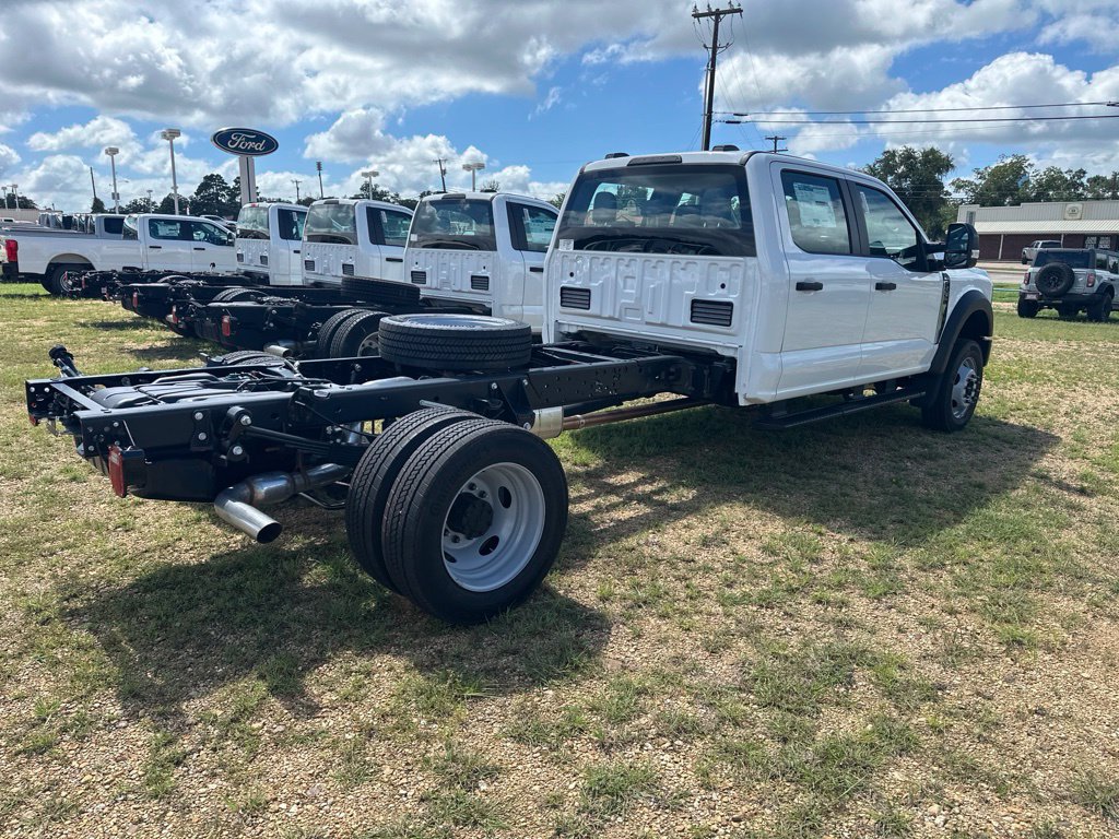 New 2026 Ford F550 4x4 Crew Cab image 2