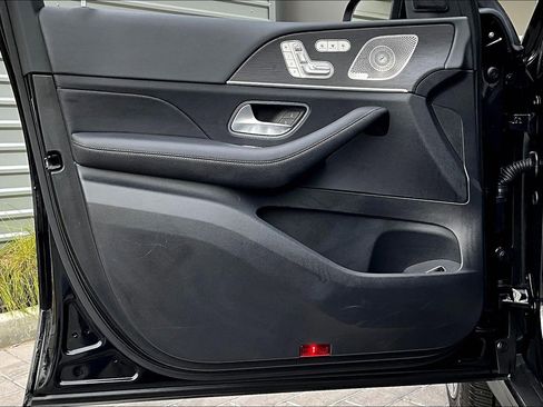 Used 2024 Mercedes-Benz GLS 450 4MATIC image 23