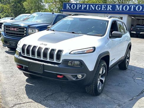 Used 2015 Jeep Cherokee Trailhawk w/ Leather Interior Group AWD/4WD image 5