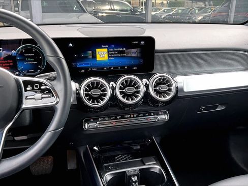 Used 2023 Mercedes-Benz EQB 300 4MATIC w/ Exclusive Package image 6
