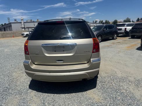 Used 2006 Chrysler Pacifica Limited AWD/4WD image 6