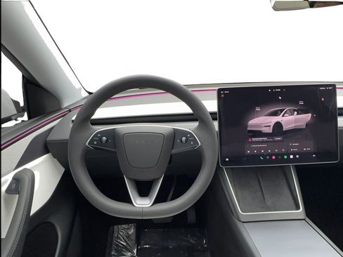 Used 2026 Tesla Model Y 2WD image 33