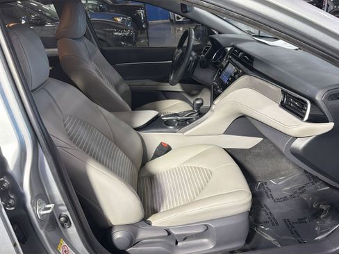 Used 2018 Toyota Camry SE w/ Convenience Package image 28