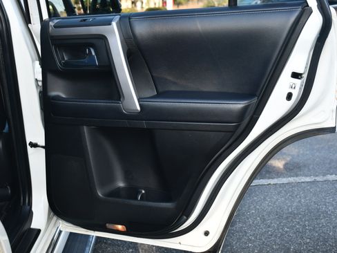Used 2018 Toyota 4Runner Limited image 15