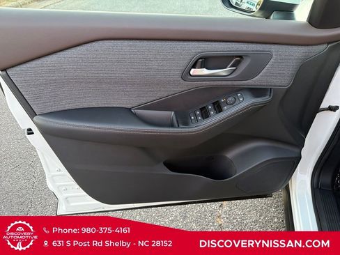 Certified 2023 Nissan Rogue SV image 10