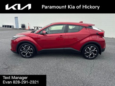 Used 2021 Toyota C-HR XLE FWD image 4