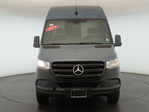 Used 2019 Mercedes-Benz Sprinter 170 image 12