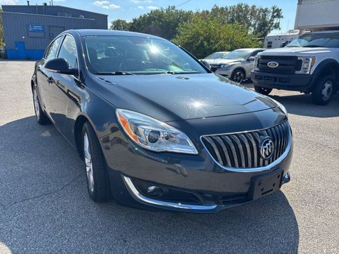 Used 2016 Buick Regal image 3