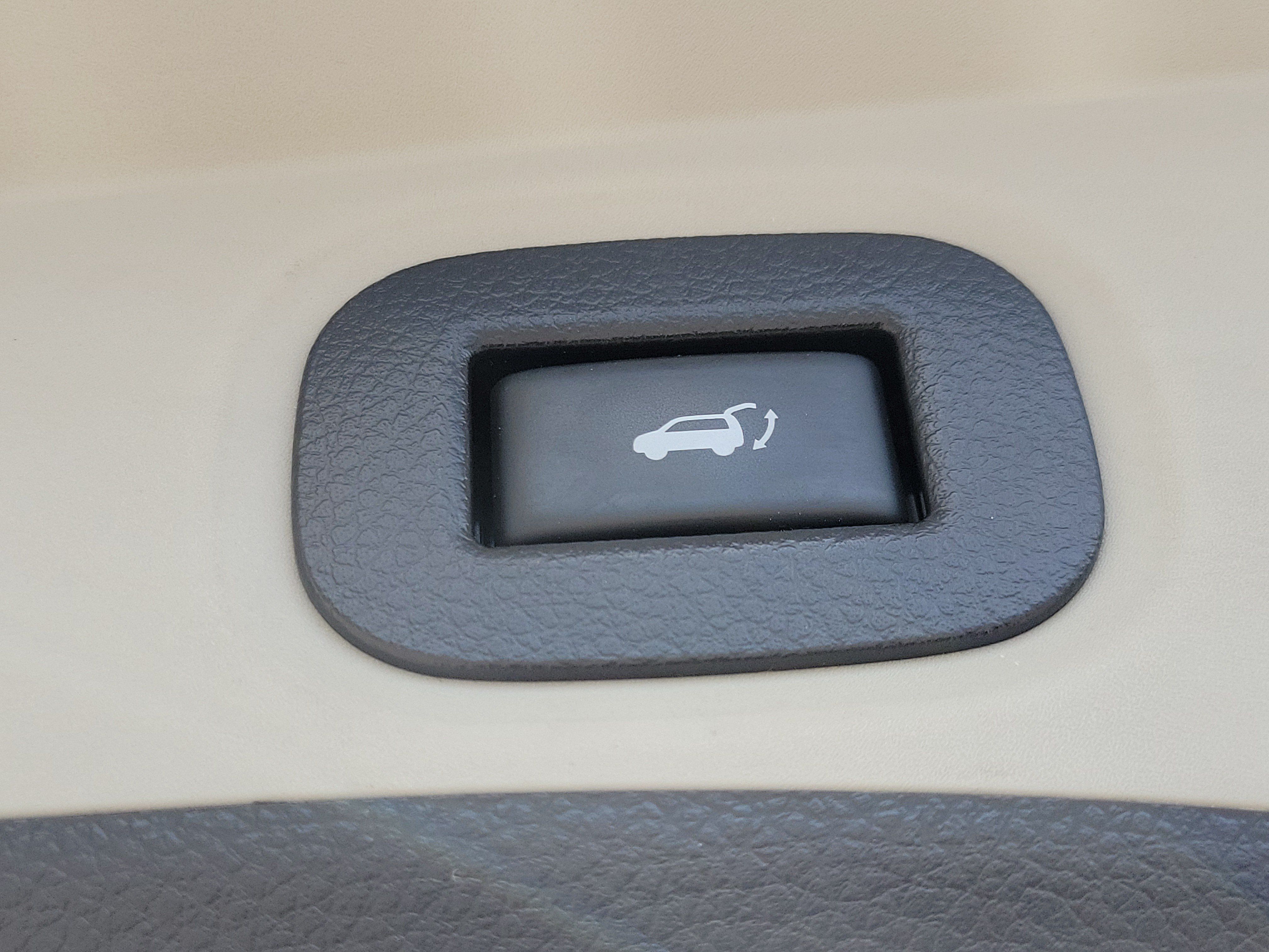 Used 2018 Nissan Rogue SV AWD/4WD image 11