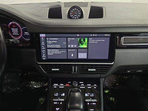 Used 2019 Porsche Cayenne Turbo image 16