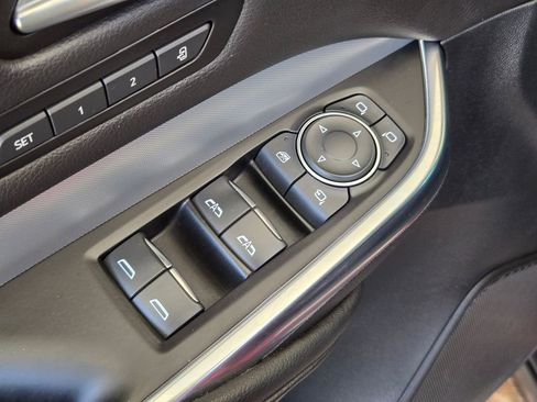 Used 2021 Cadillac XT4 Premium Luxury image 12