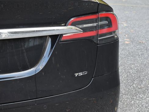 Used 2018 Tesla Model X 75D image 42