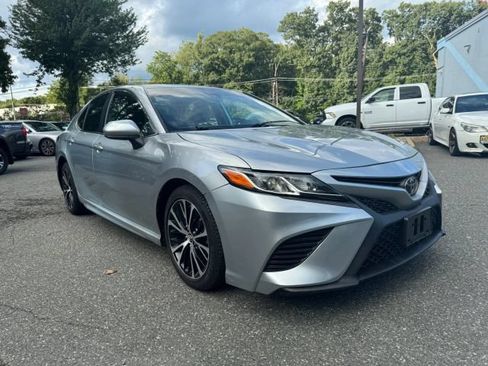 Used 2019 Toyota Camry SE FWD image 7