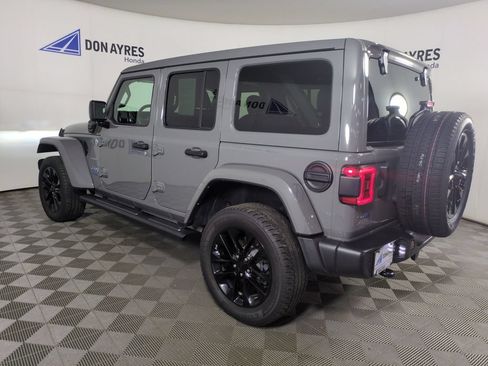 Used 2021 Jeep Wrangler Unlimited Sahara w/ Cold Weather Group AWD/4WD image 3