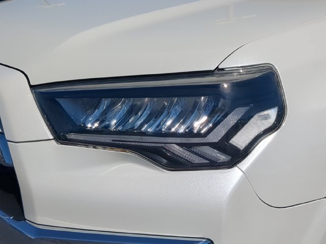 Used 2023 Toyota 4Runner Limited AWD/4WD image 9