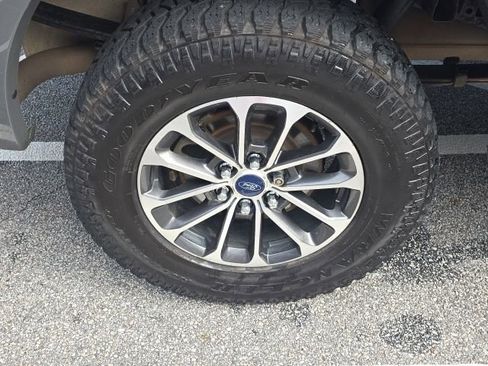 Used 2018 Ford F150 XLT w/ Equipment Group 301A Mid AWD/4WD image 13