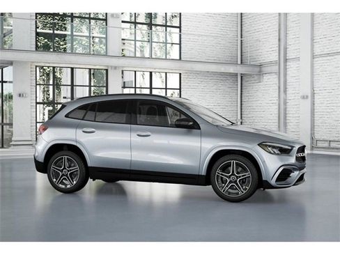 New 2025 Mercedes-Benz GLA 250 4MATIC image 14