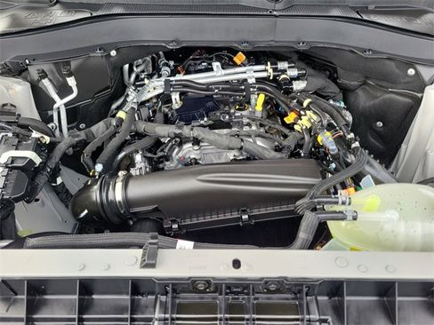 Used 2025 Ford Explorer Active image 30