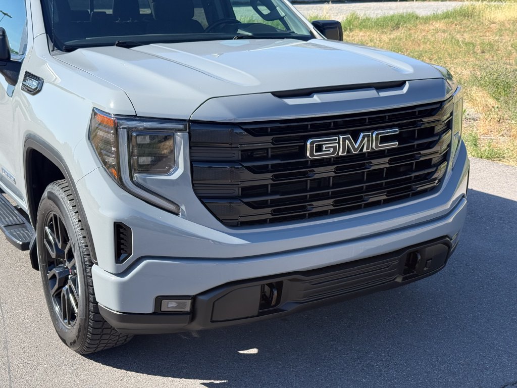 Used 2024 GMC Sierra 1500 Elevation w/ Preferred Package AWD/4WD image 3