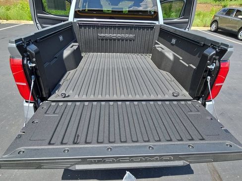 Used 2026 Toyota Tacoma TRD Sport AWD/4WD image 15