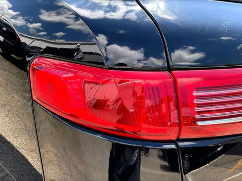 Used 2018 Lincoln MKT AWD image 28