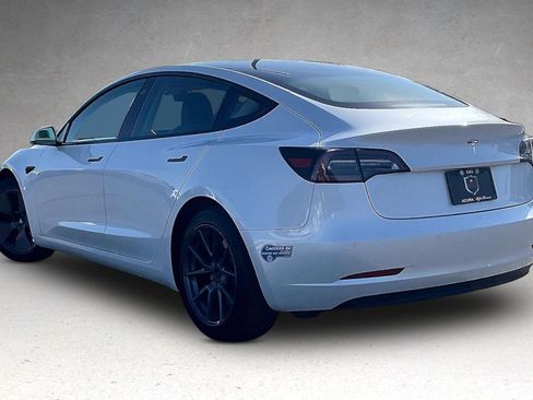 Used 2021 Tesla Model 3 Standard Range Plus RWD image 2