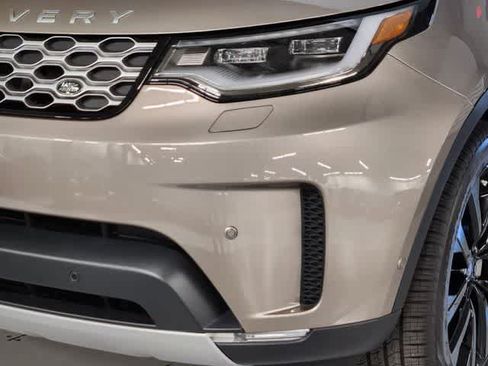 New 2026 Land Rover Discovery S AWD/4WD image 12